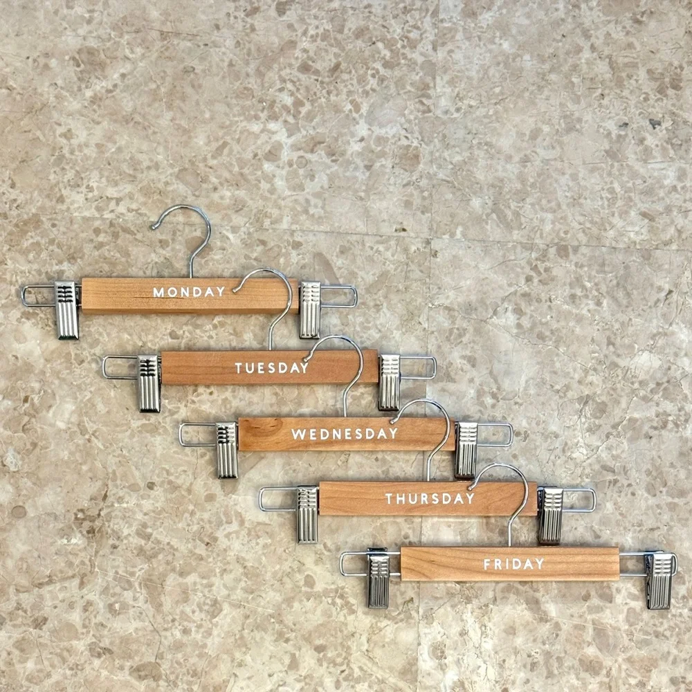 5 Days Weekly Clip Hangers Set